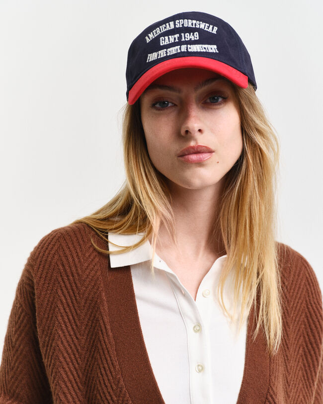 V-ringad kofta med fiskbensm&ouml;nster