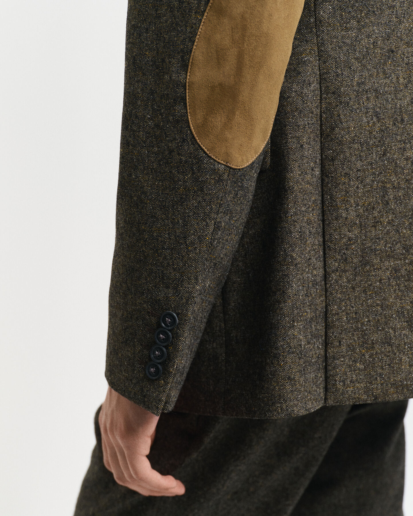 Kostymkavaj i donegalgarn