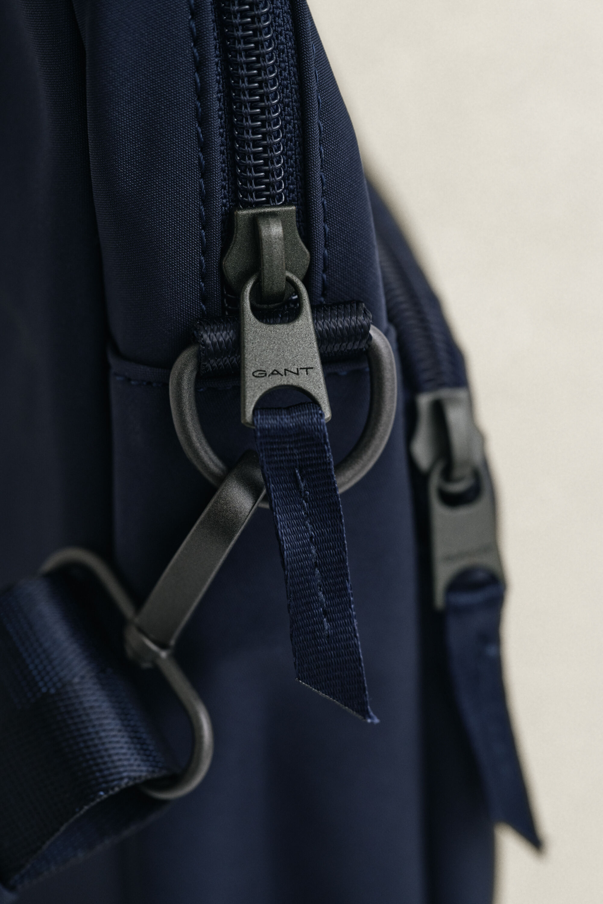 Essential pendlarväska