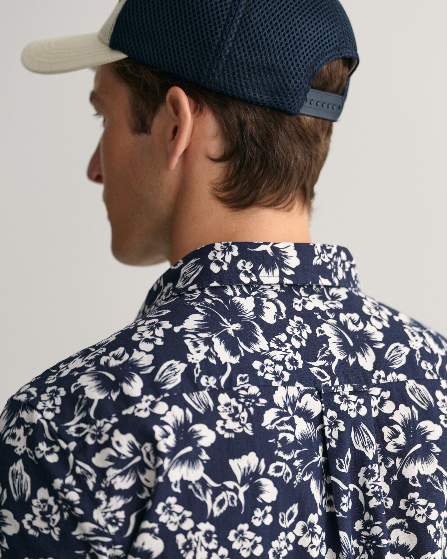 Regular fit blommig kort&auml;rmad skjorta i bomull och linne