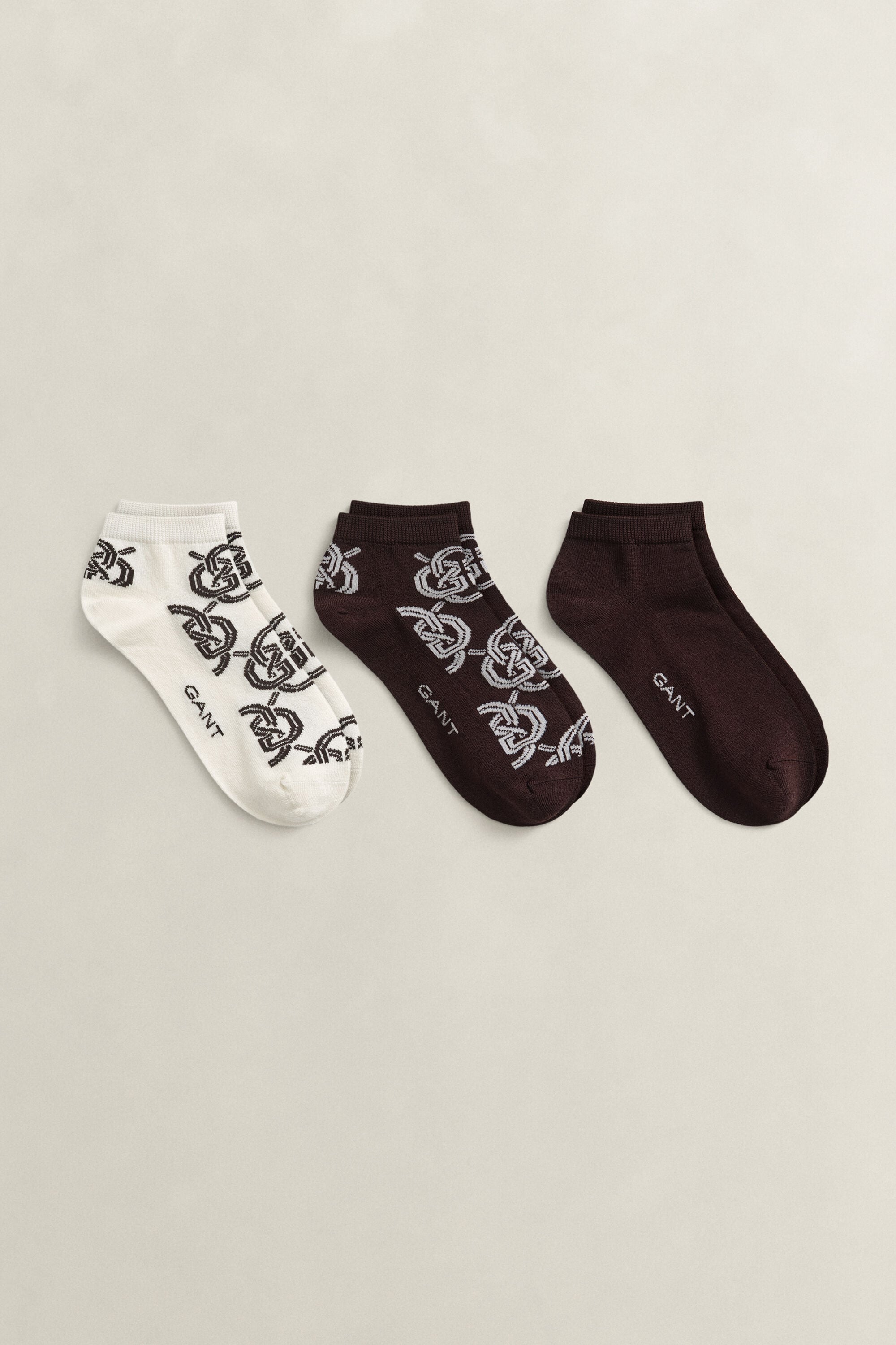 Trepack ankelstrumpor med monogram