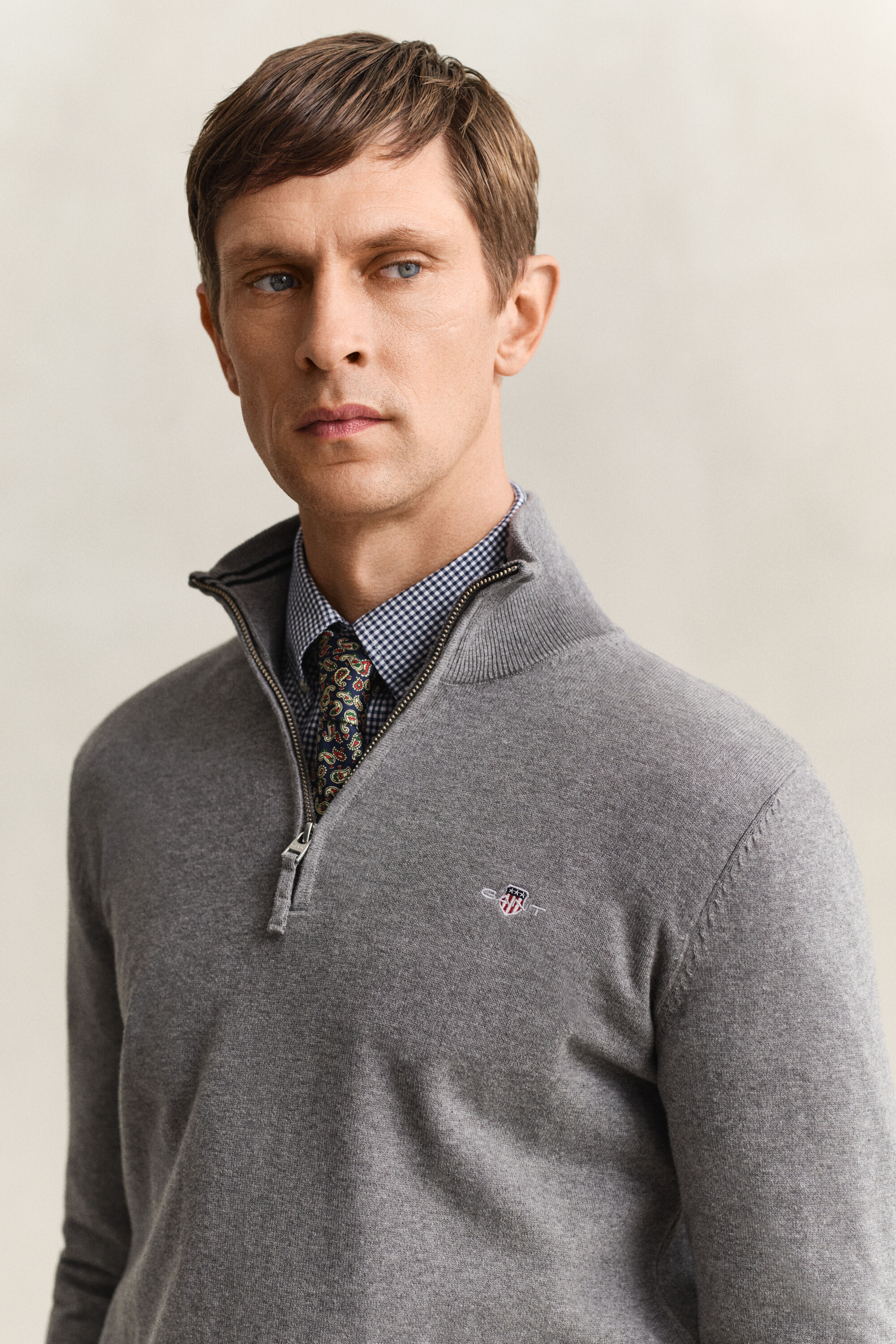 Klassisk bomullströja med dragkedja vid halsöppningen