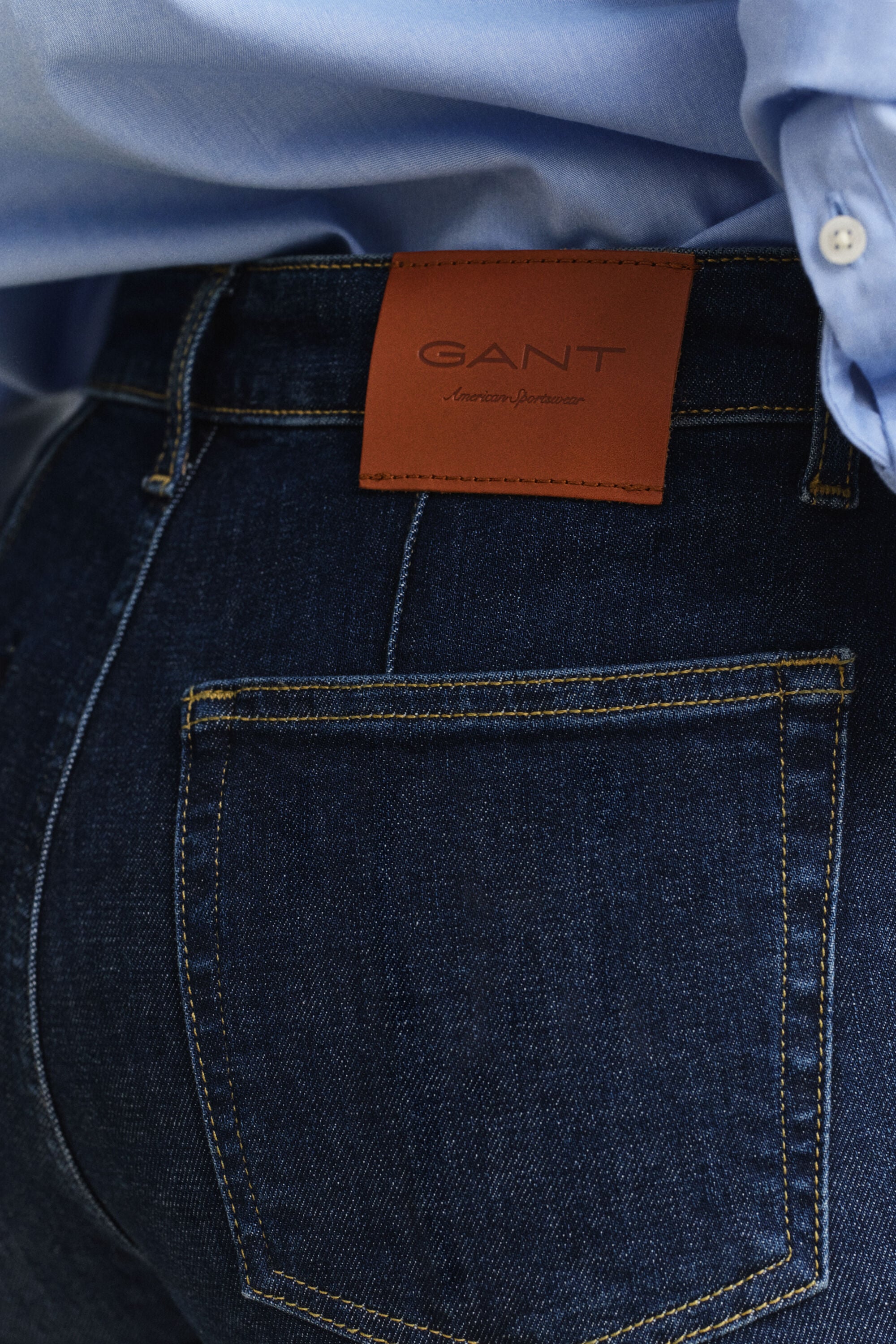 Slim utställda jeans med veck