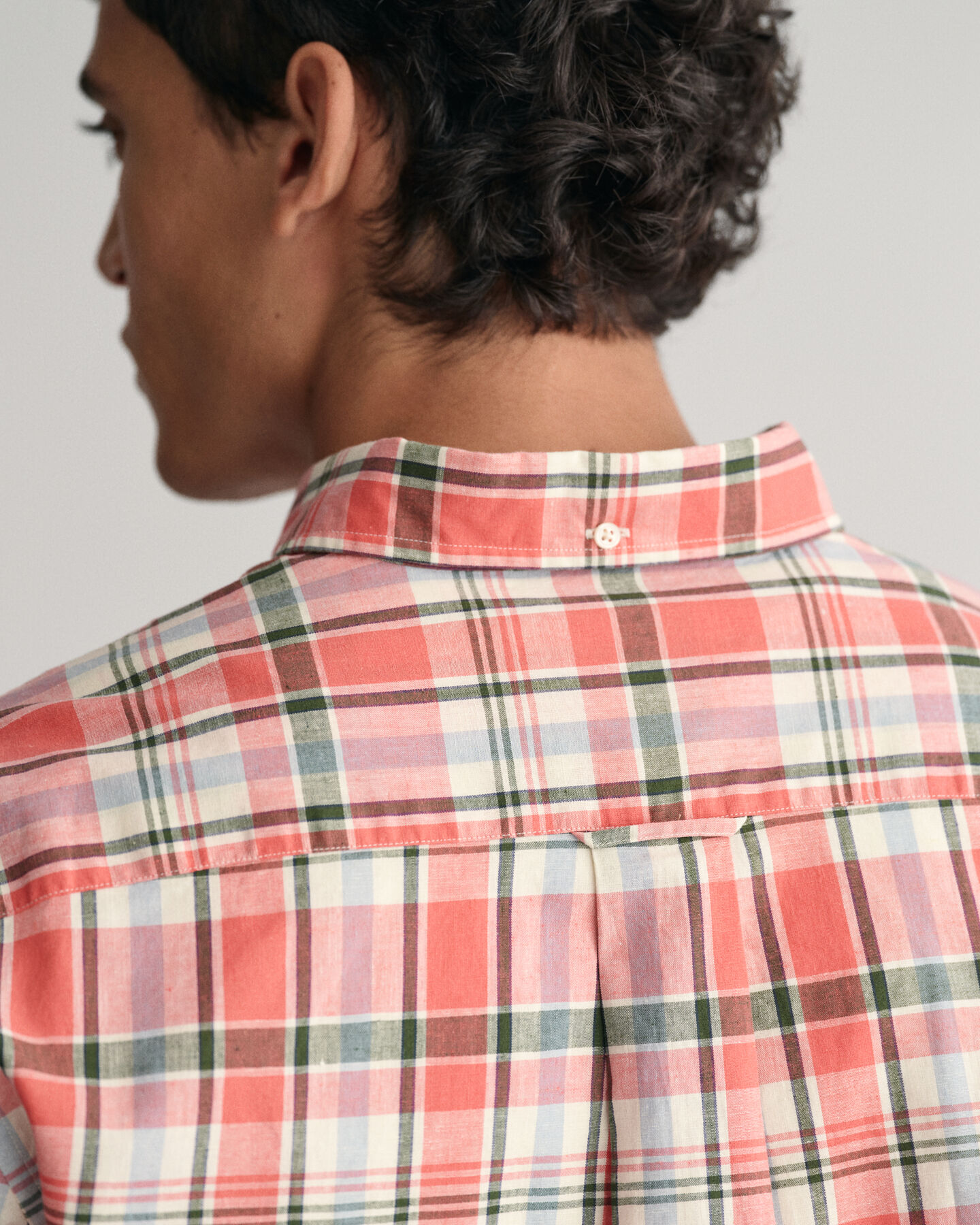 Regular fit rutig skjorta i linne och bomull