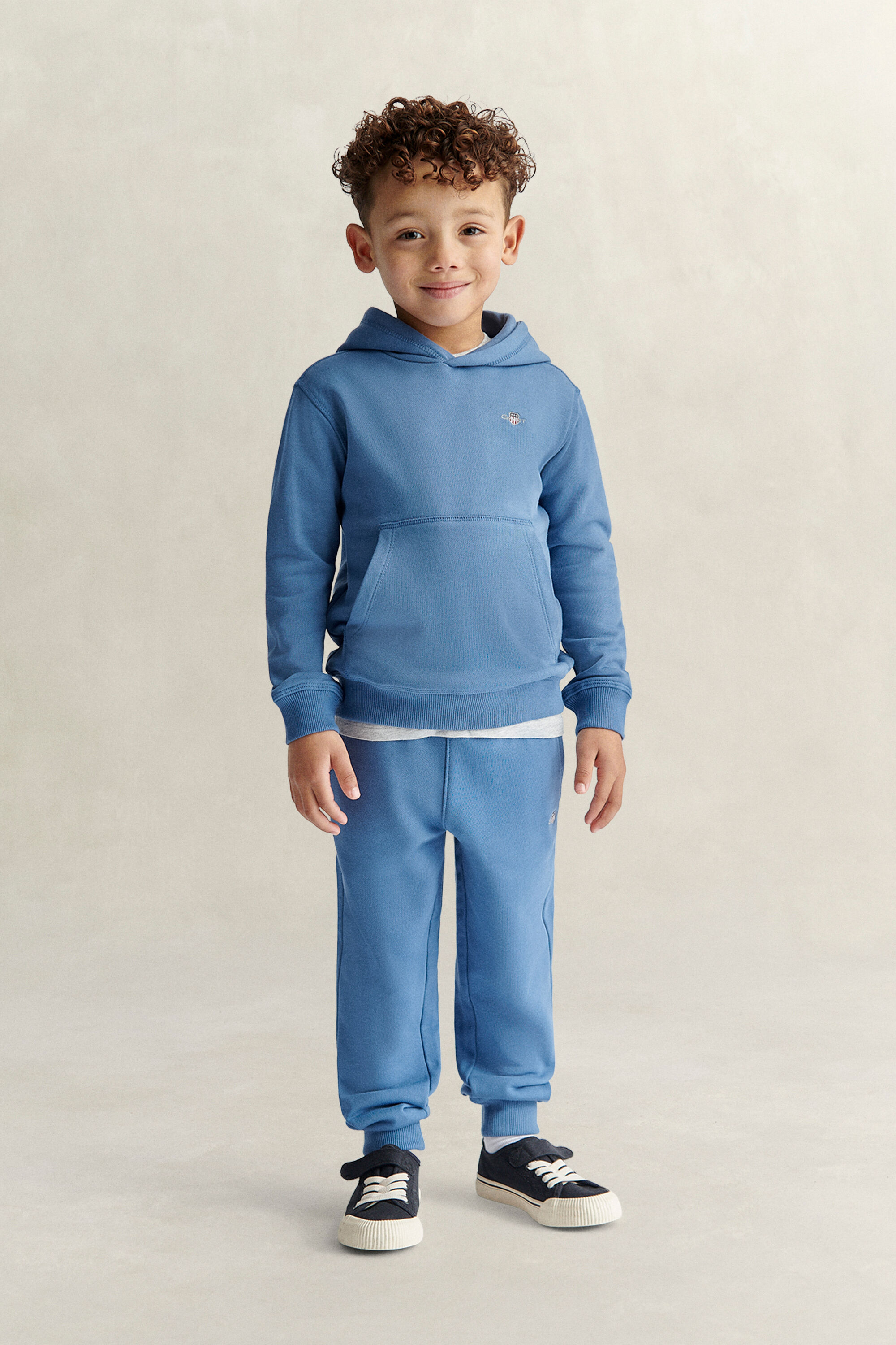Boys sweatpants med sköldemblem