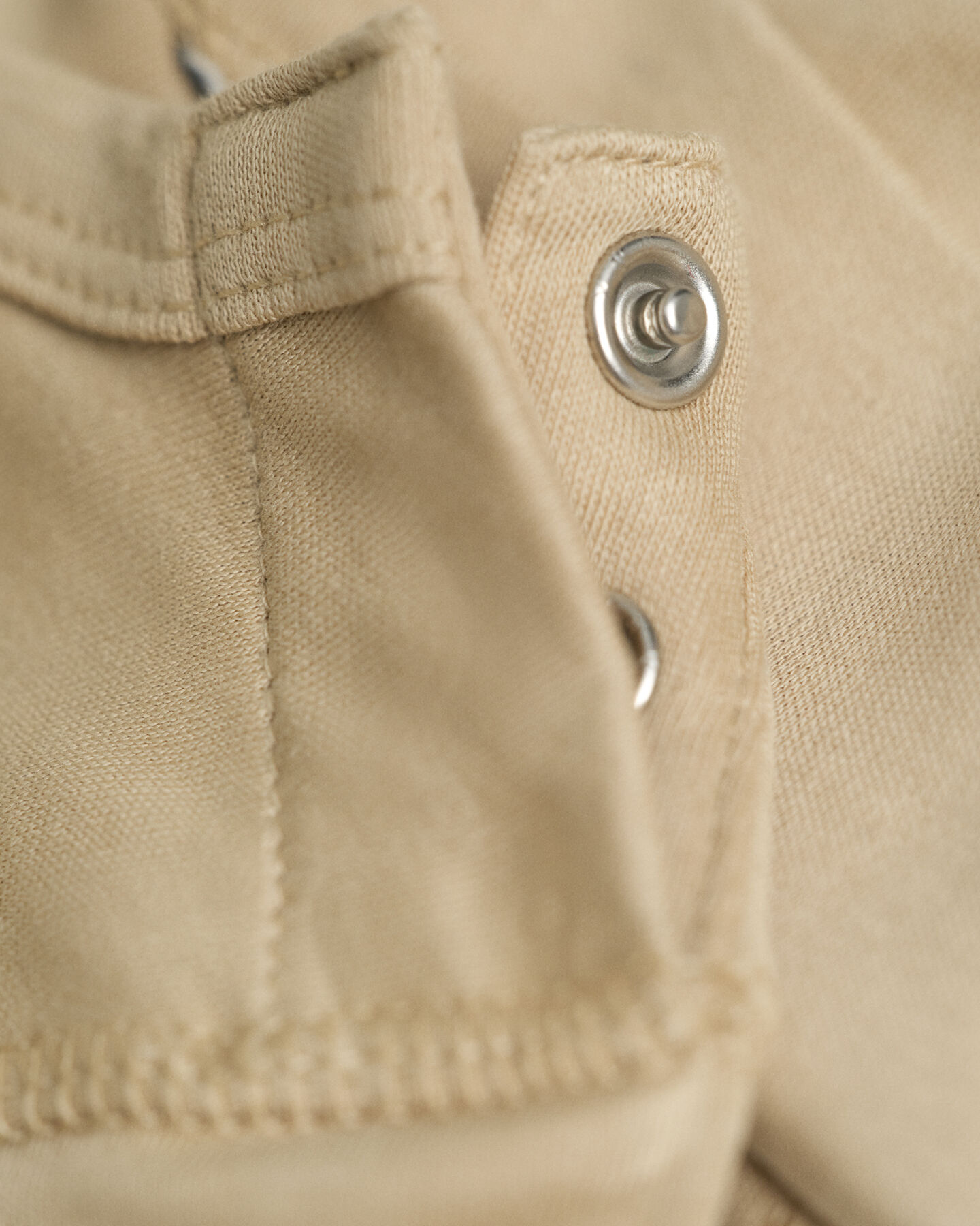 Baby hundmönstrad body och mössa