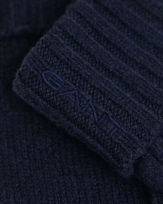 Handskar i ull med flätmönster