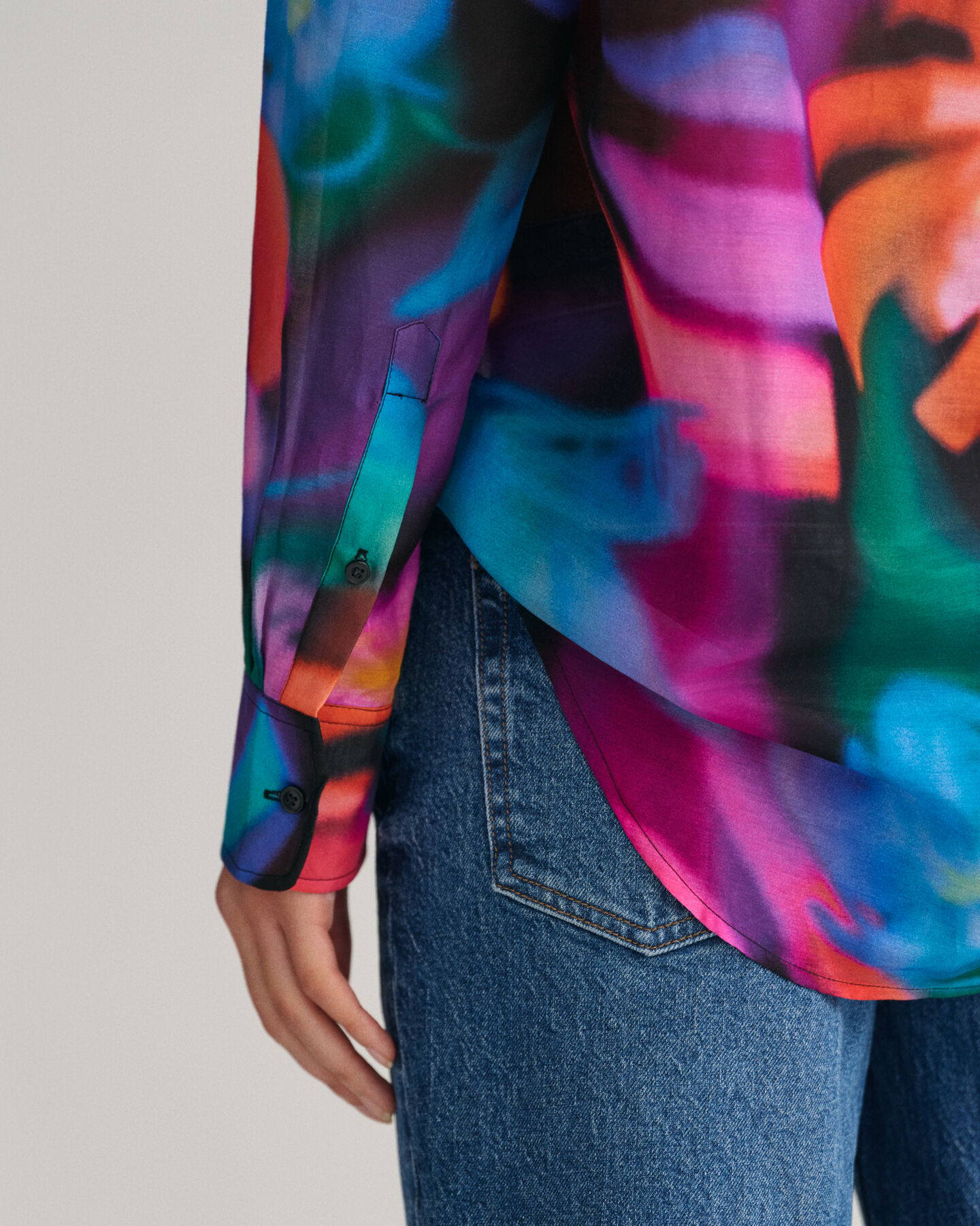 Relaxed fit blommig skjorta i bomull och silke