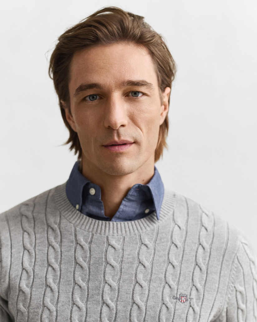 Kabelstickad bomullströja med rund hals