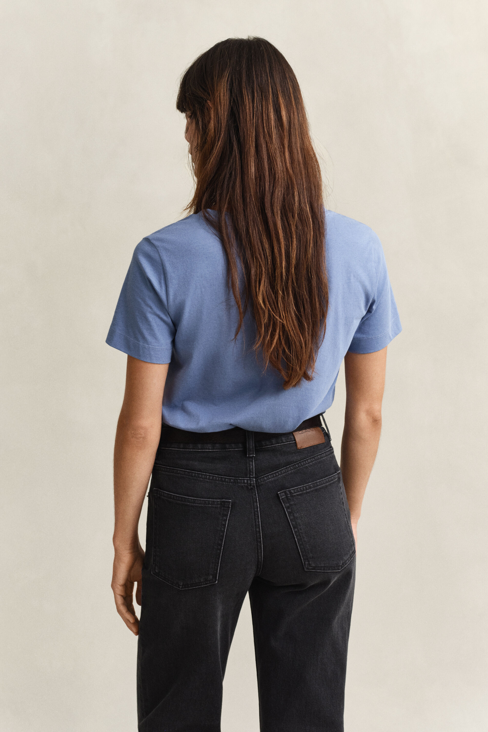 Shield V-ringad T-shirt