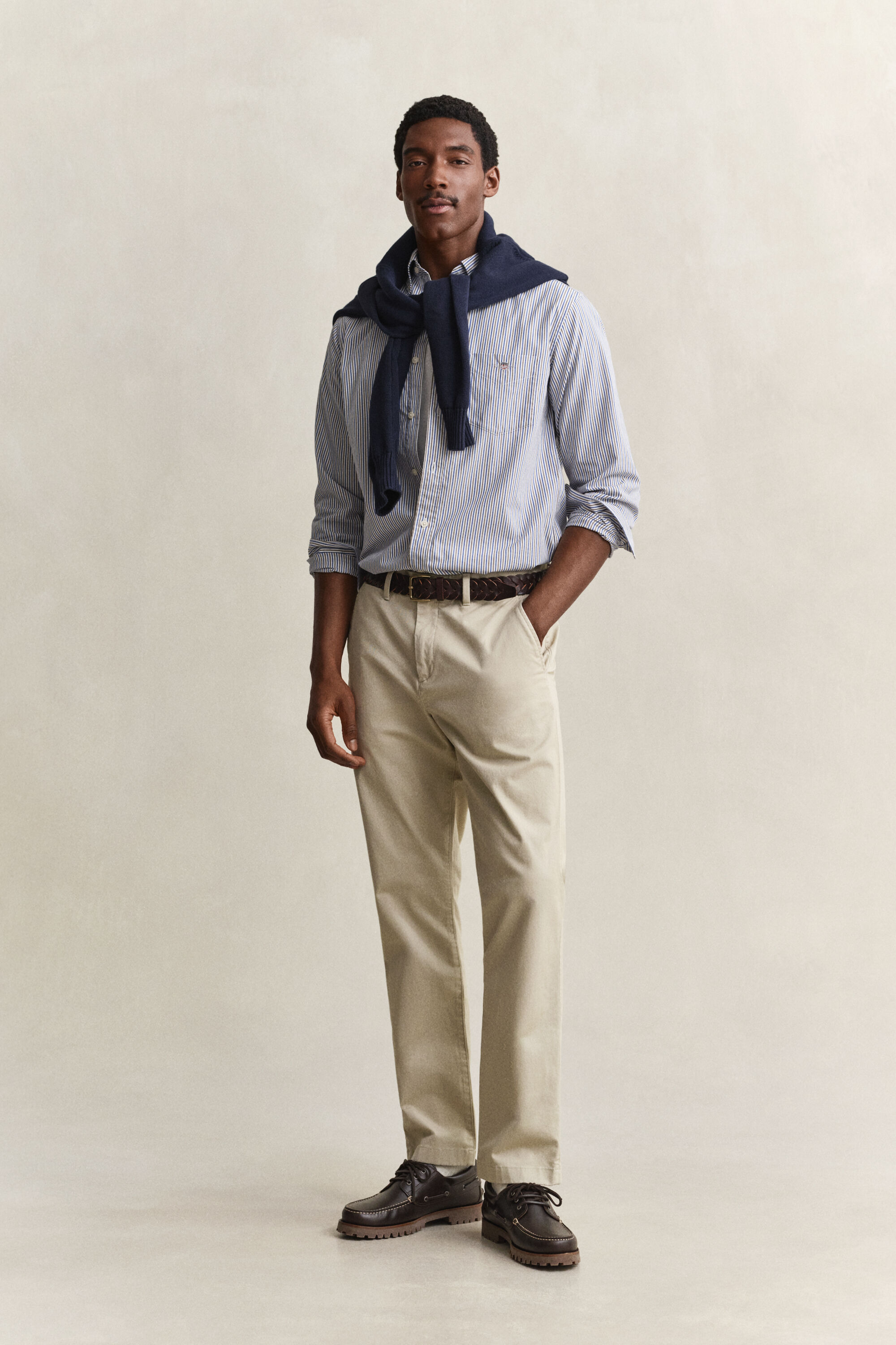 Klassiska chinos med regular fit