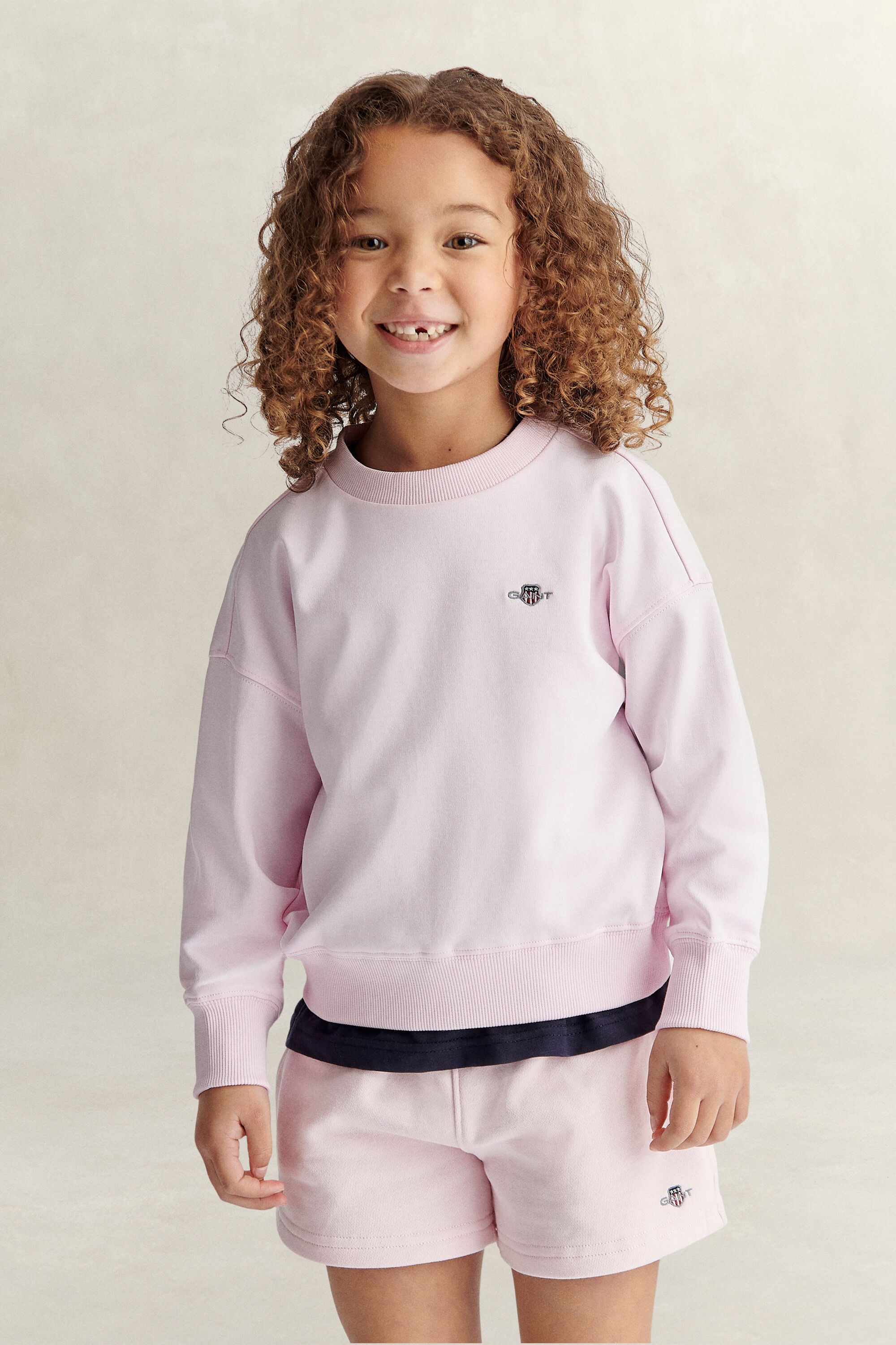 Girls oversized sweatshirt med sköldemblem