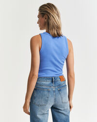 Ribbstickat linne med hög hals