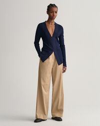 Ribbstickad tr&ouml;ja med V-ringning och l&aring;ng &auml;rm