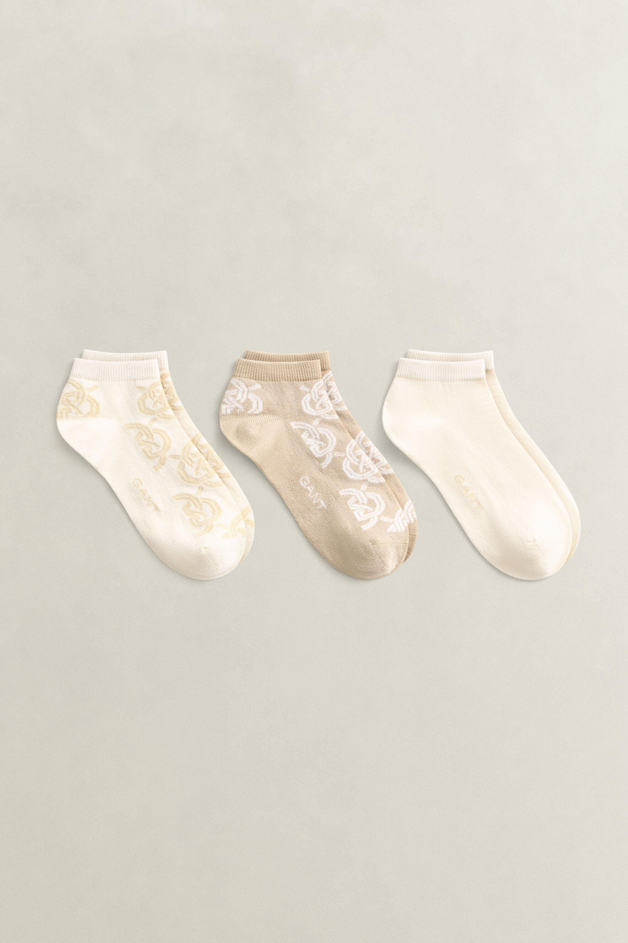 Trepack ankelstrumpor med monogram