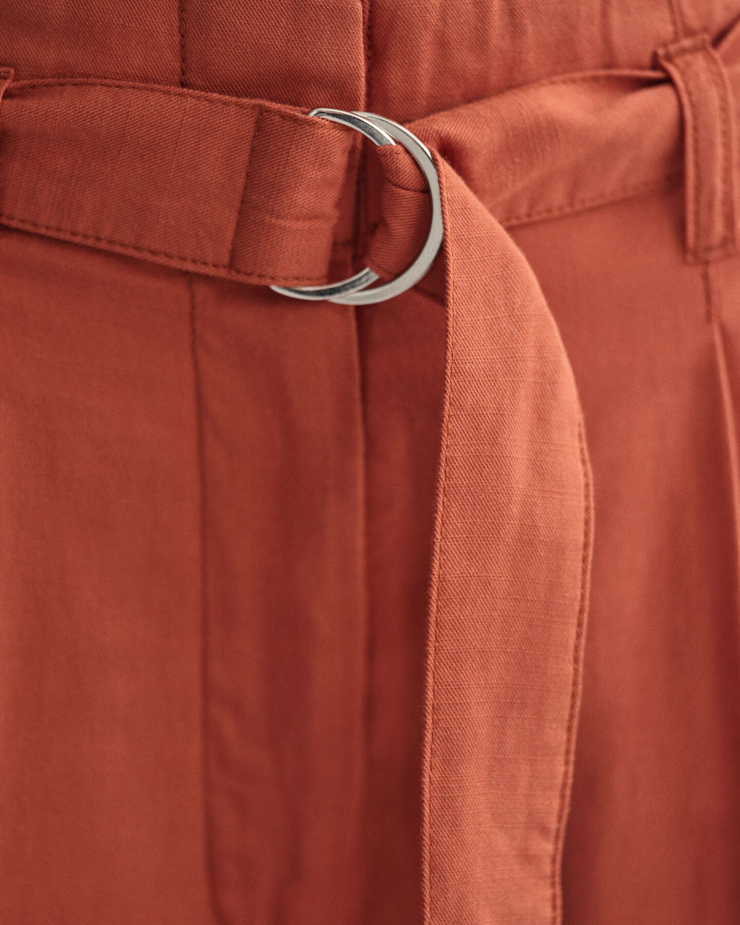 Cropped byxor med b&auml;lte och vida ben