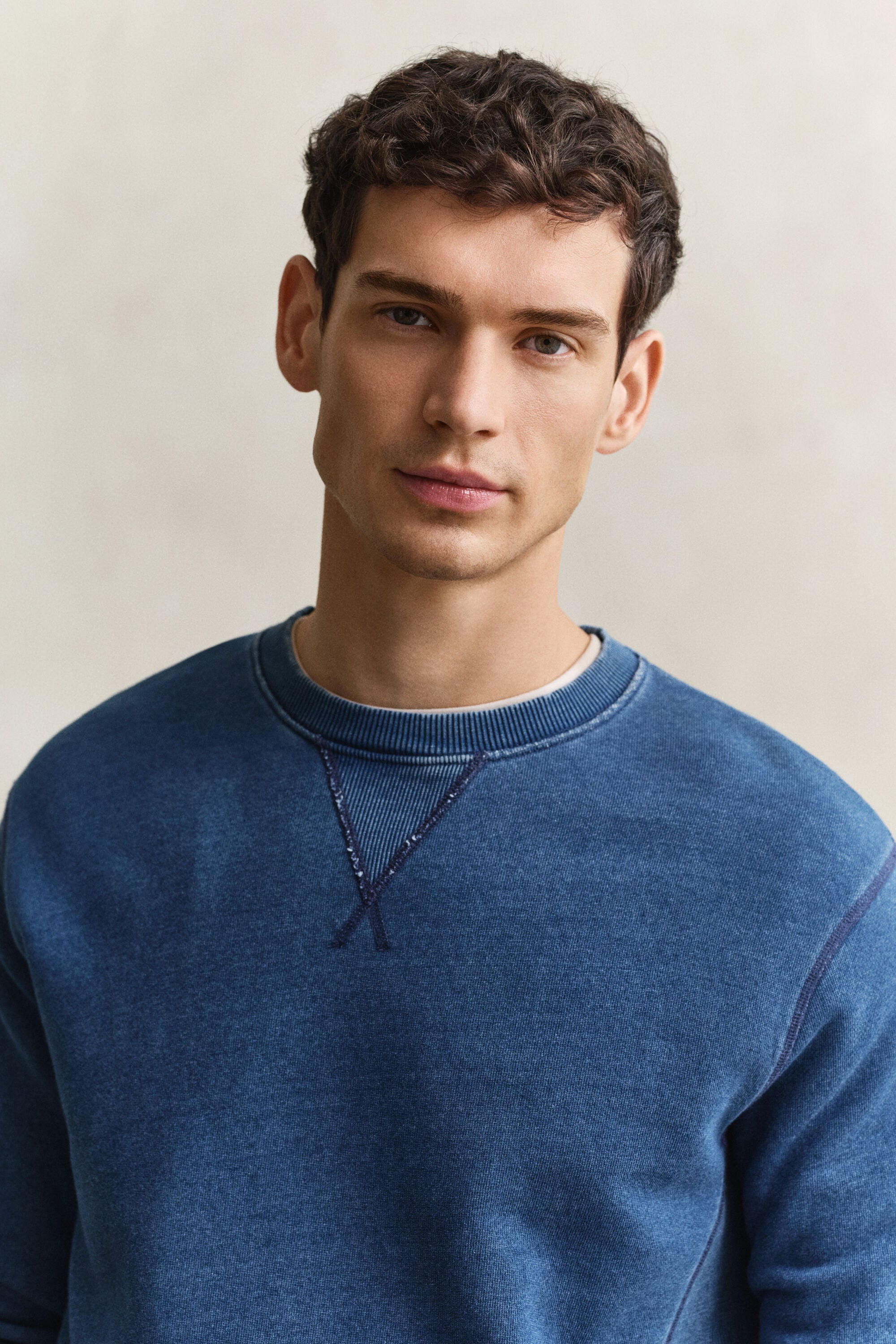 Indigofärgad rundhalsad sweatshirt