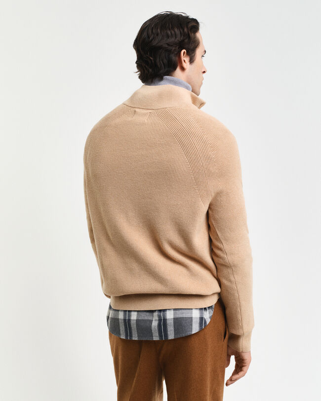 Ribbstickad tr&ouml;ja i bomull och ull med halv dragkedja