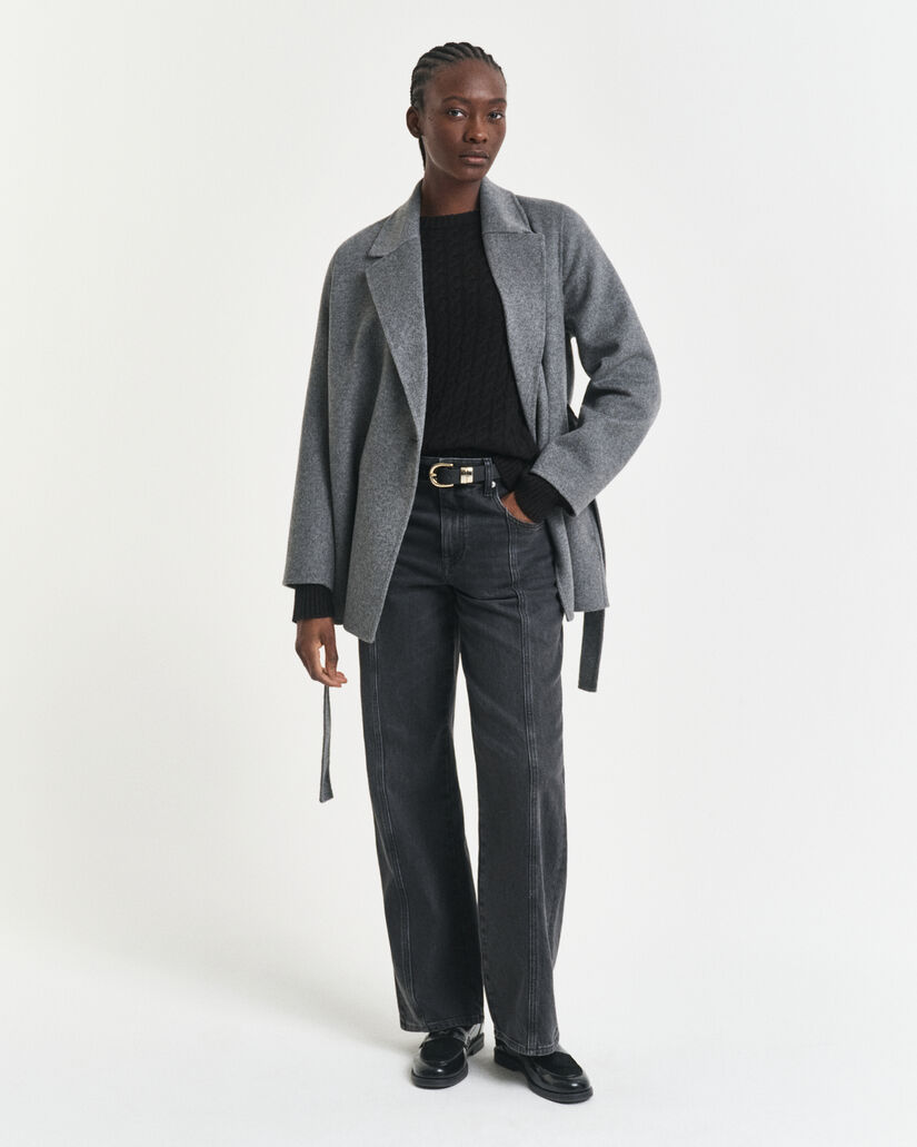 Kabelstickad tröja i kashmir med rund halsringning