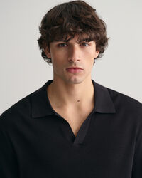 L&ouml;sstickad pik&eacute;tr&ouml;ja