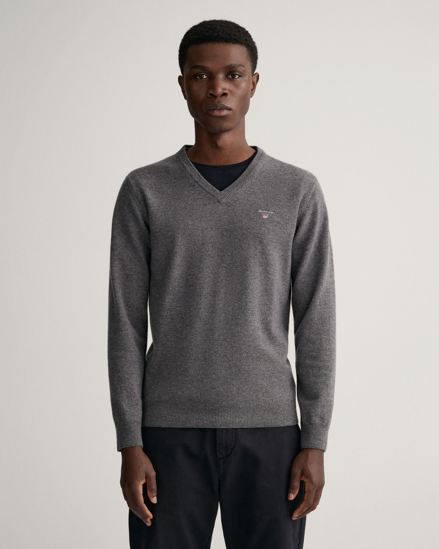 V-ringad tr&ouml;ja i superfin lammull