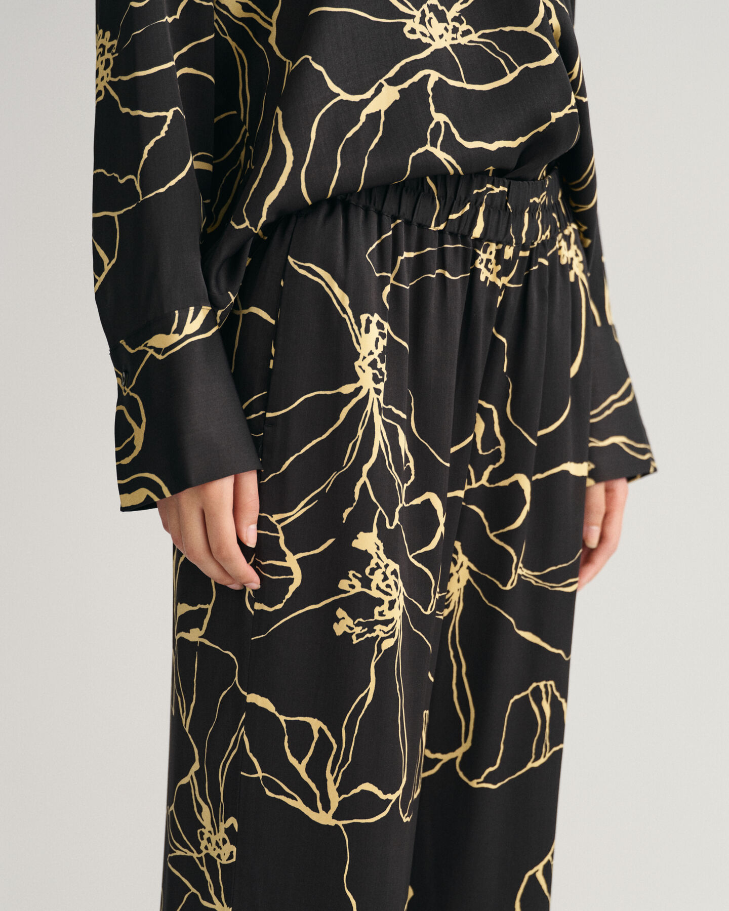 Line Drawing dra-p&aring;-byxor