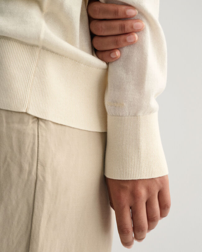 Finstickad V-ringad tröja