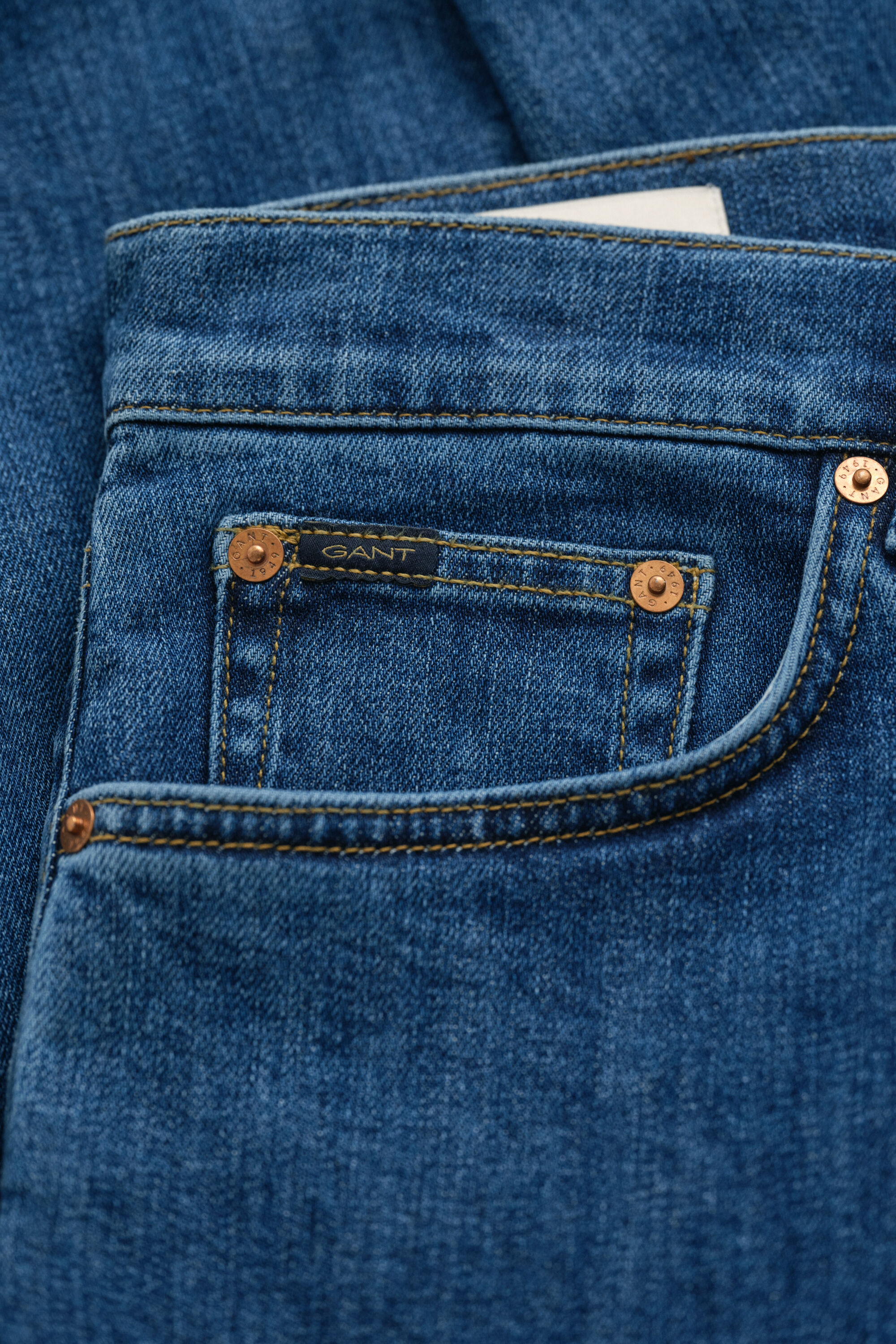 Regular fit jeans i stilren tvätt