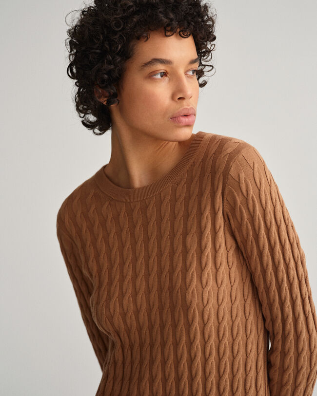 Kabelstickad kl&auml;nning