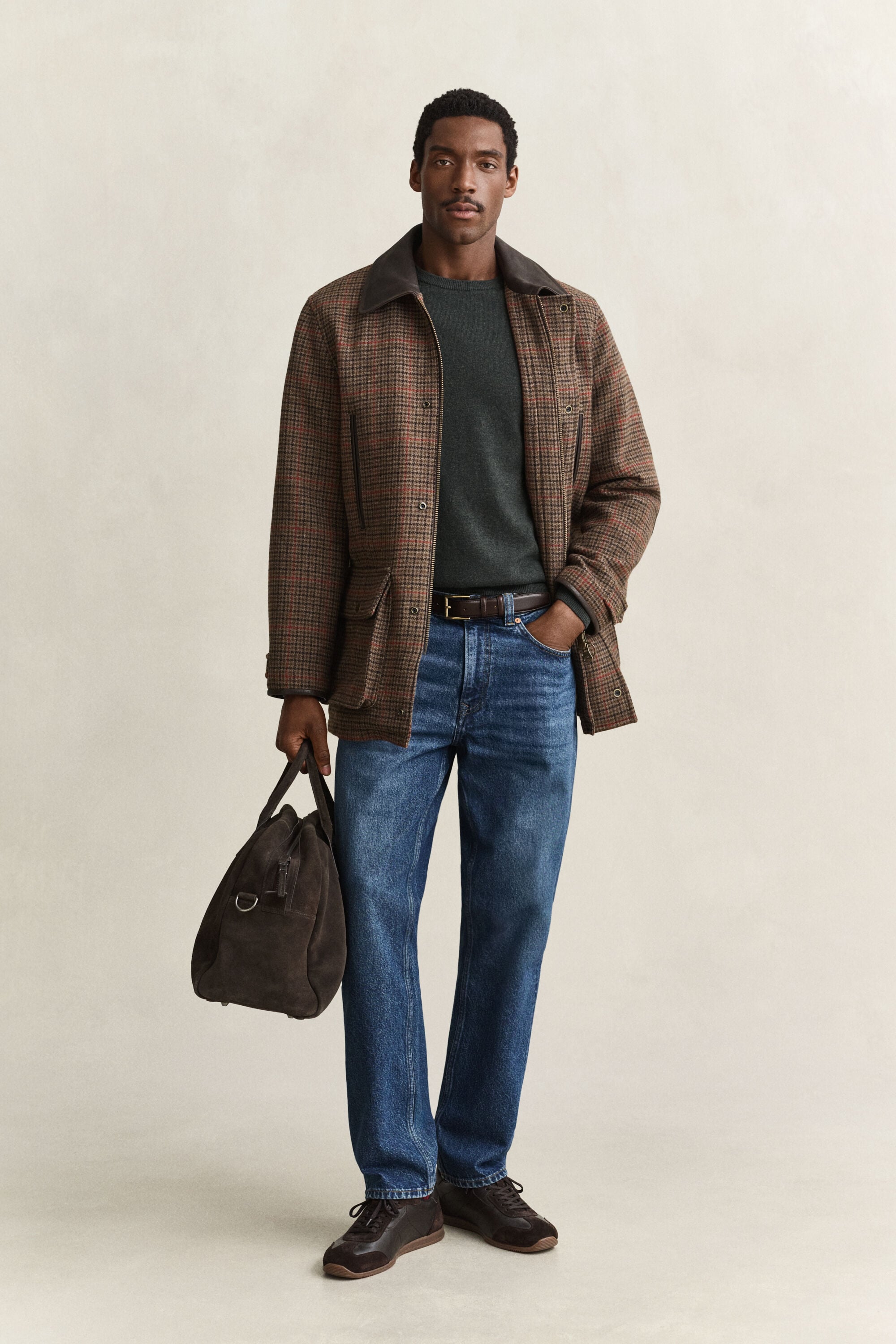 Rundhalsad tröja i lammull