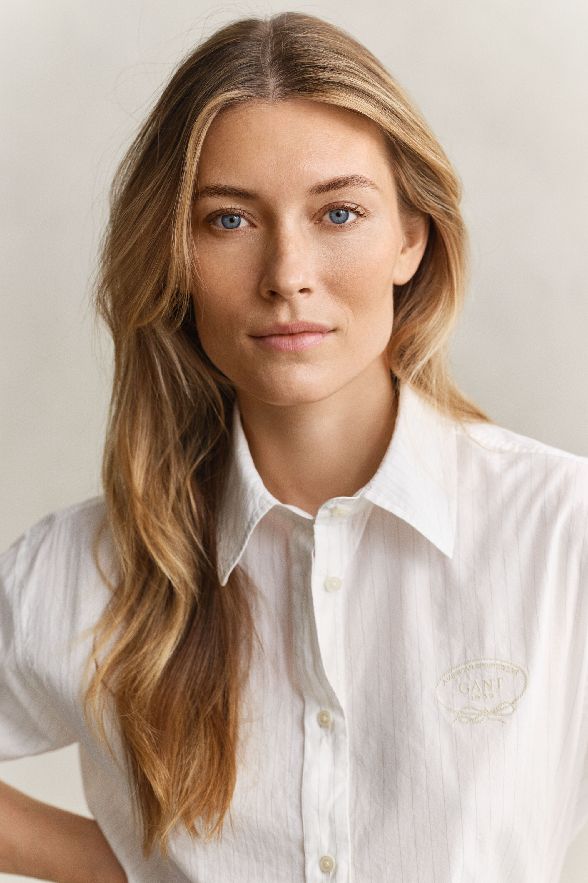 Randig skjorta med broderi