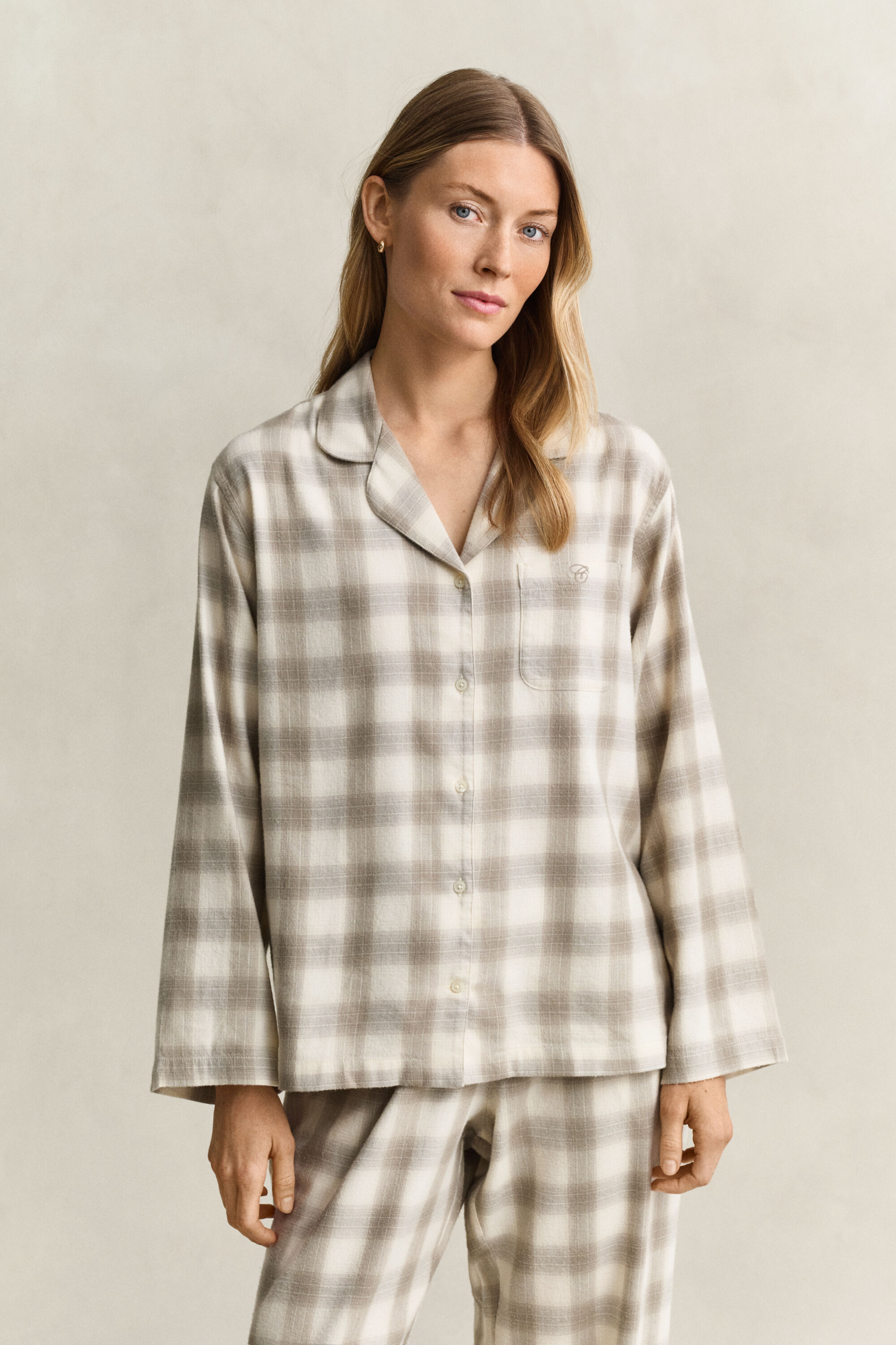 Rutigt pyjamasset i flanell