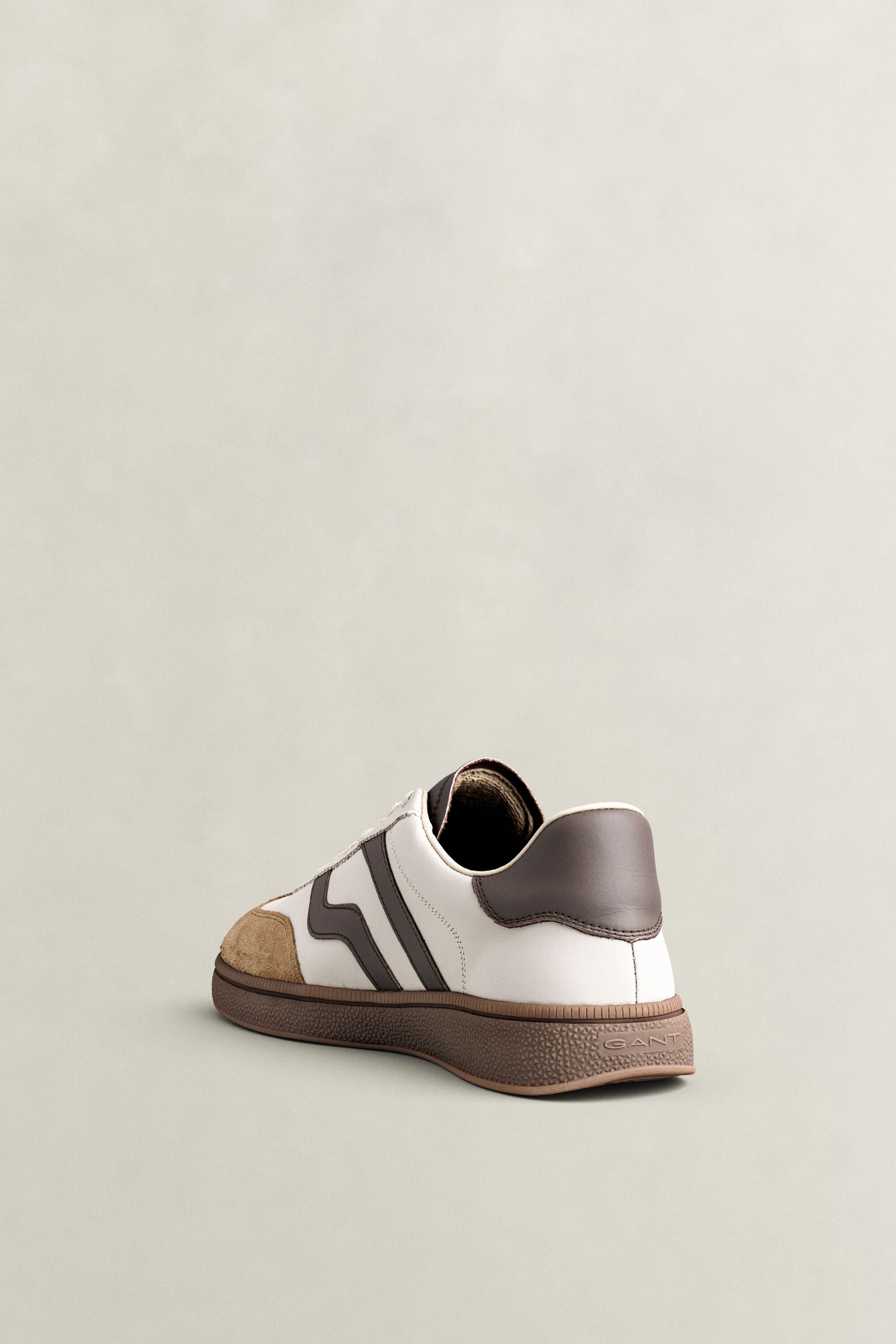Cuzmo sneakers i läder och mocka