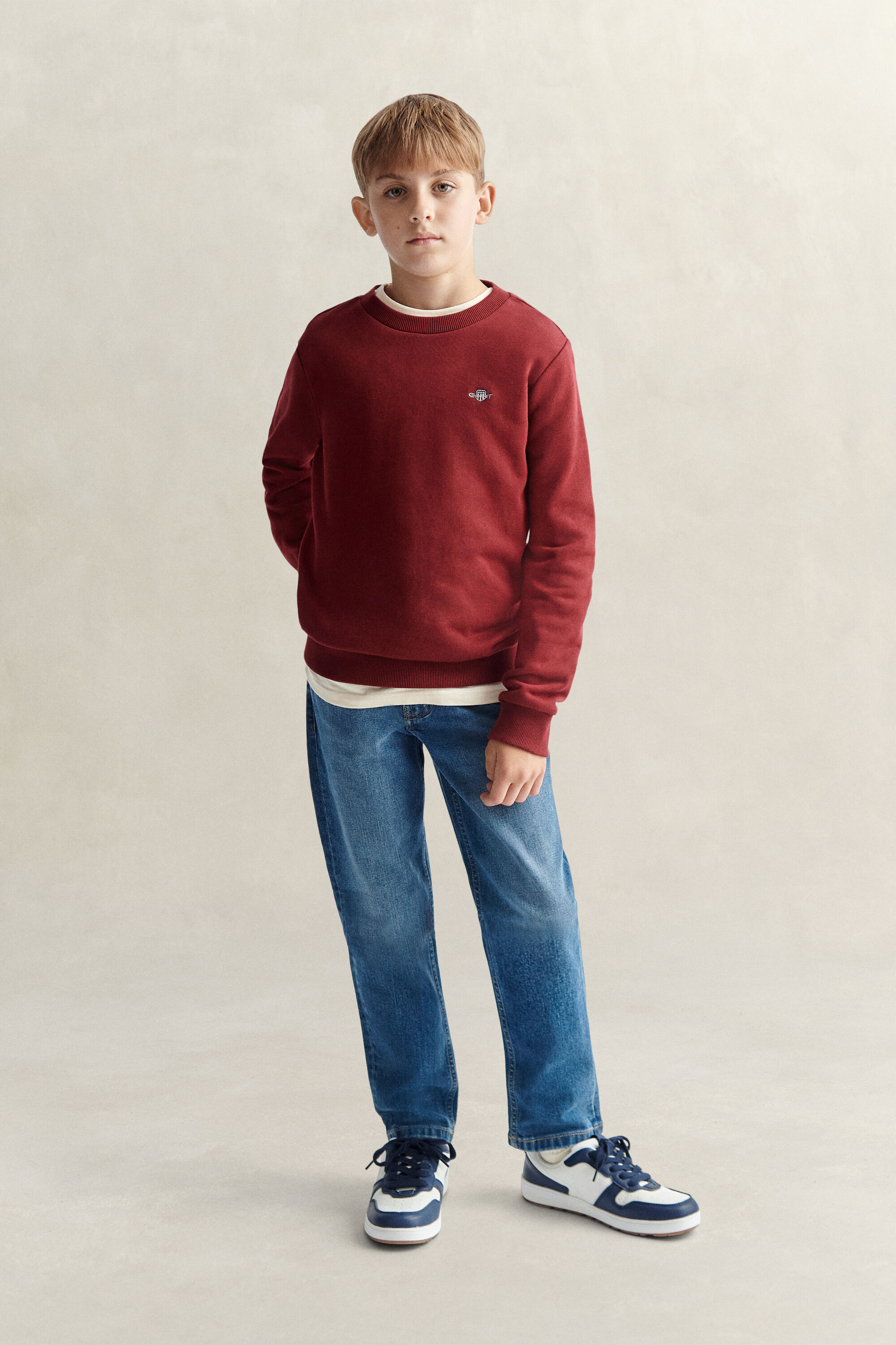 Teens sweatshirt med sköldemblem