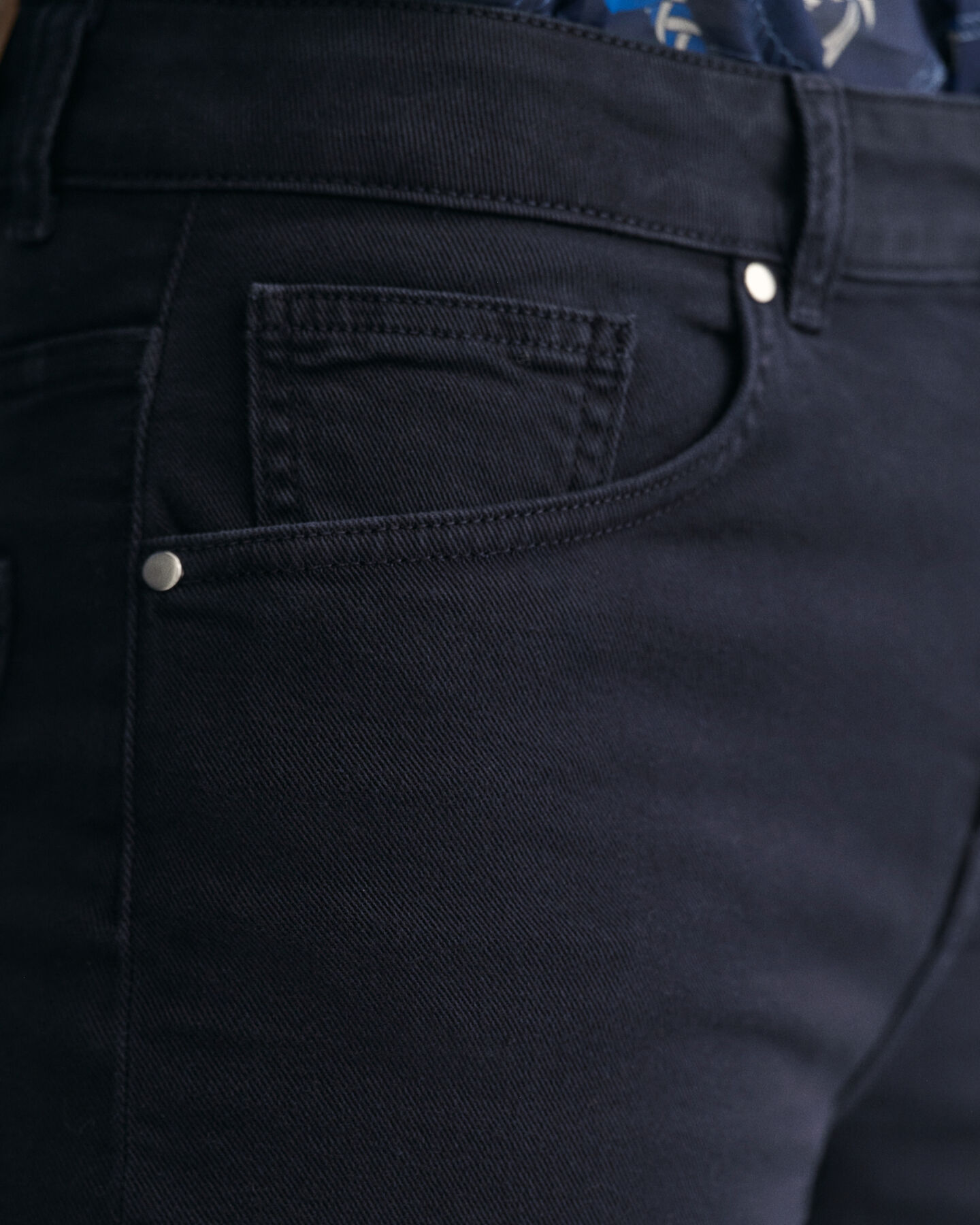 Färgade cropped vida jeans