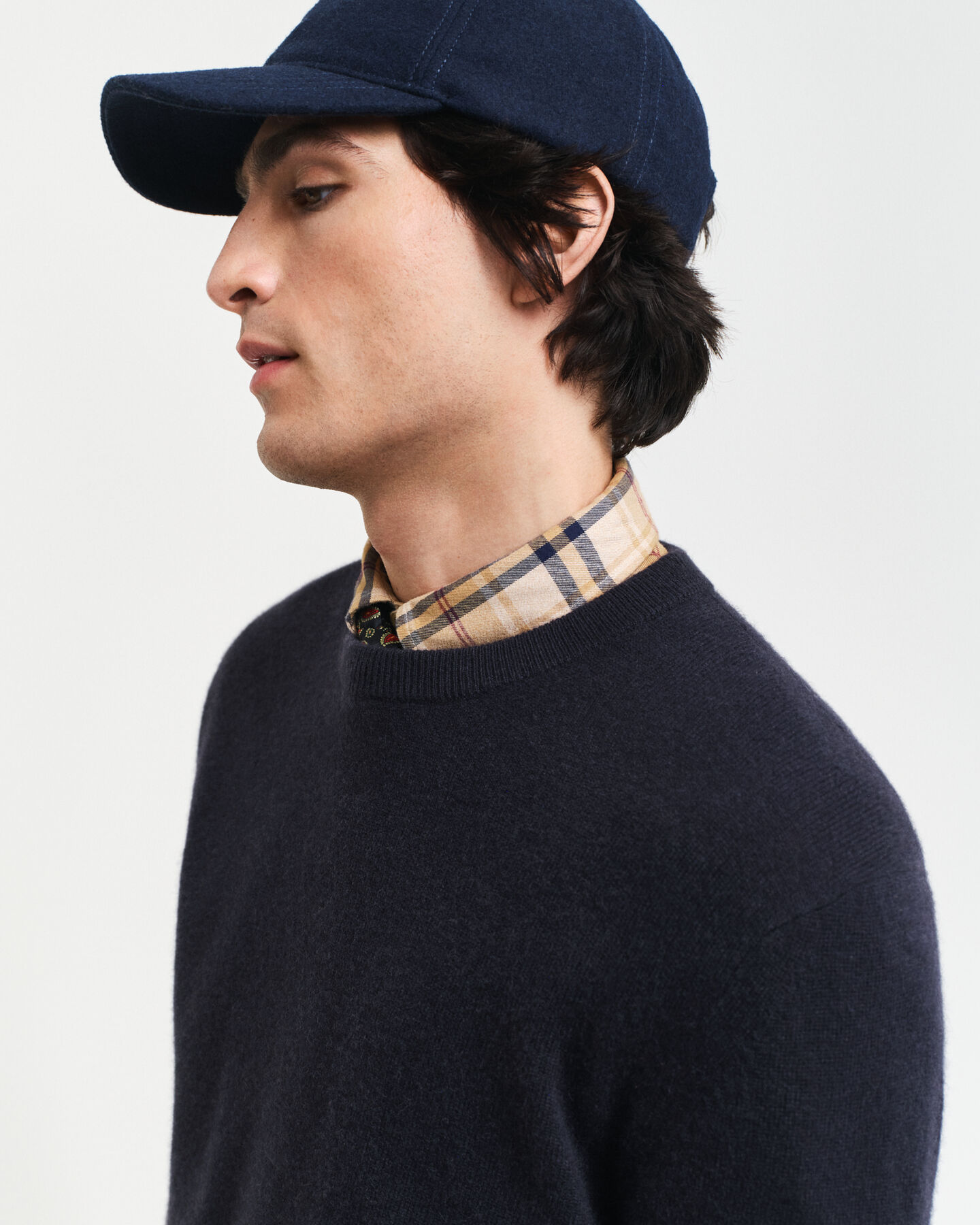 Rundhalsad kashmirtröja