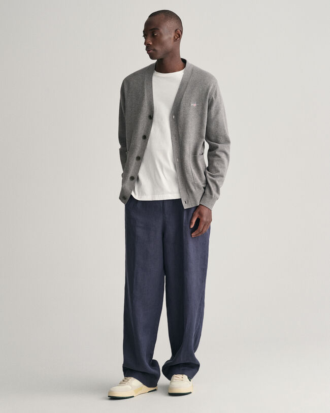 Klassisk bomullskofta med V-ringning