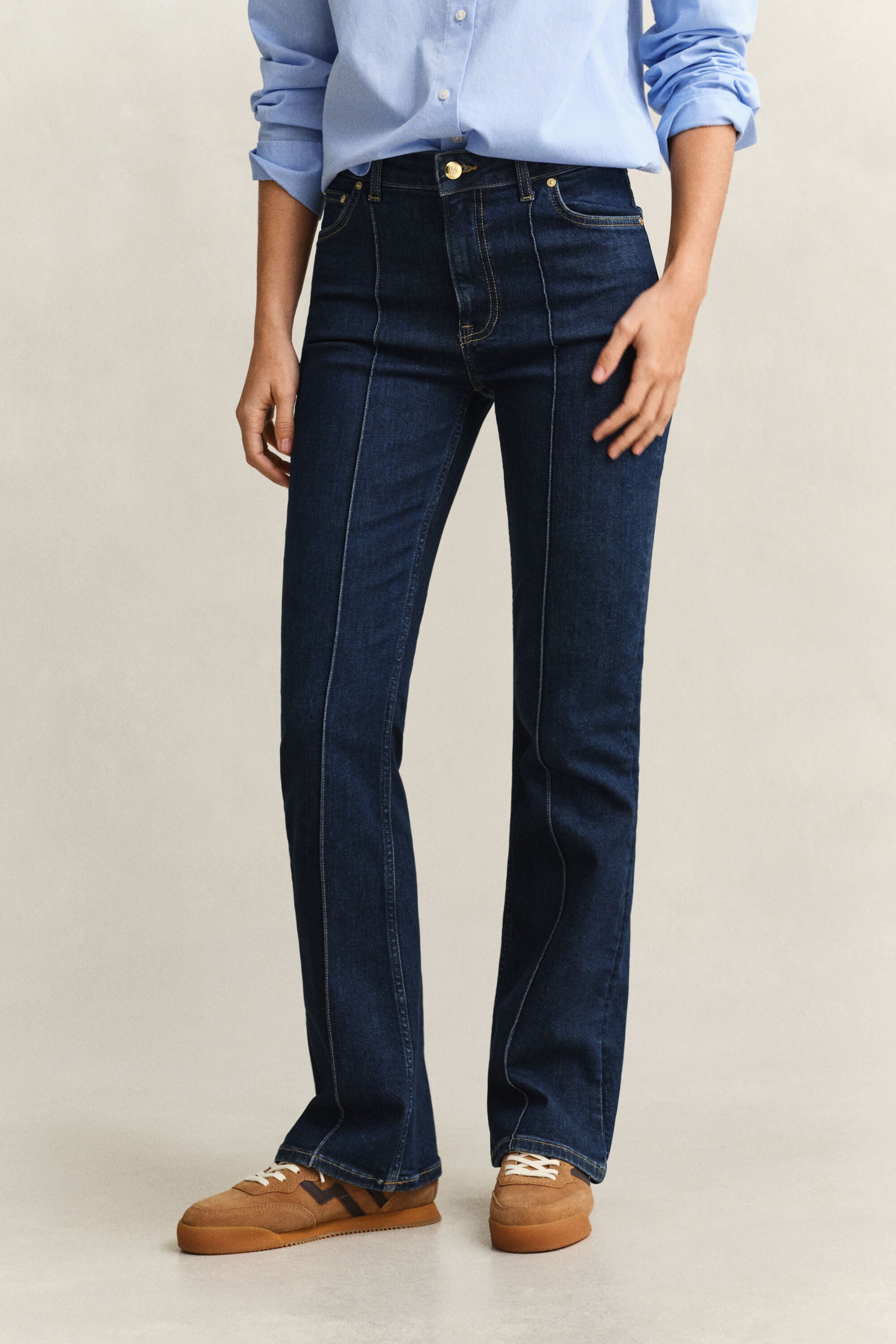 Slim utställda jeans med veck