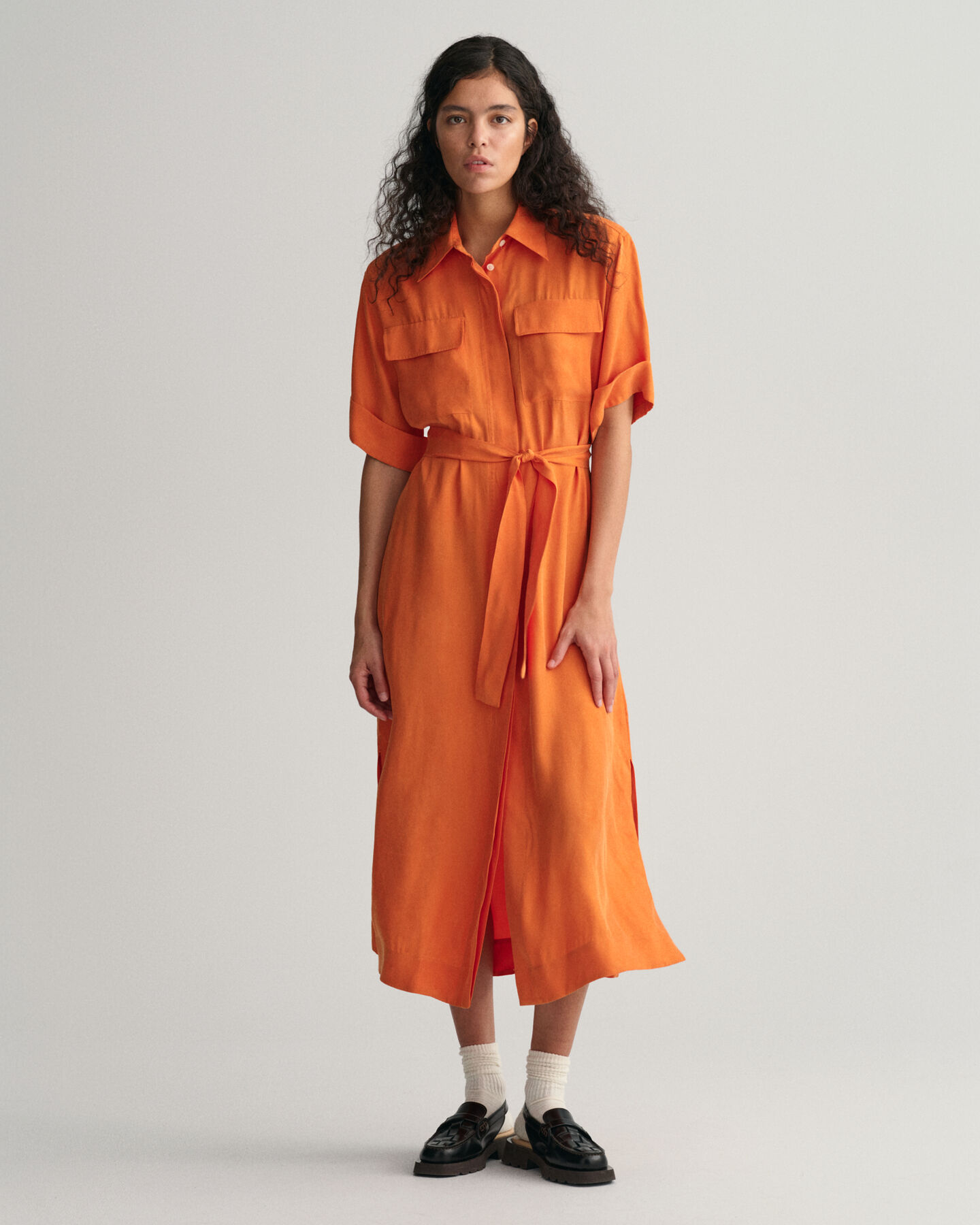 Kort&auml;rmad skjortkl&auml;nning med fickor med lock