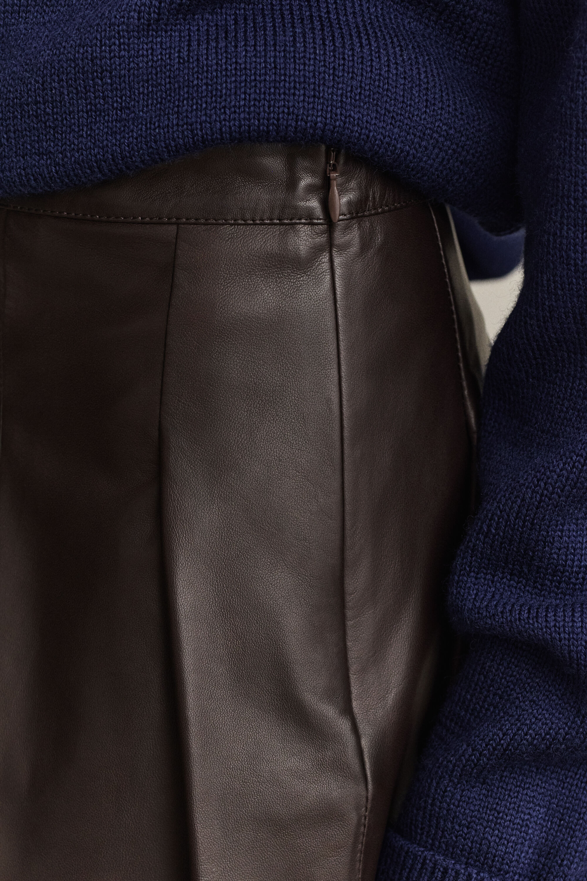Gant x Yale plisserad läderkjol