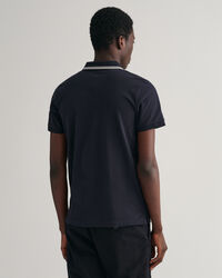 Randig pik&eacute;tr&ouml;ja med kontrasterande krage