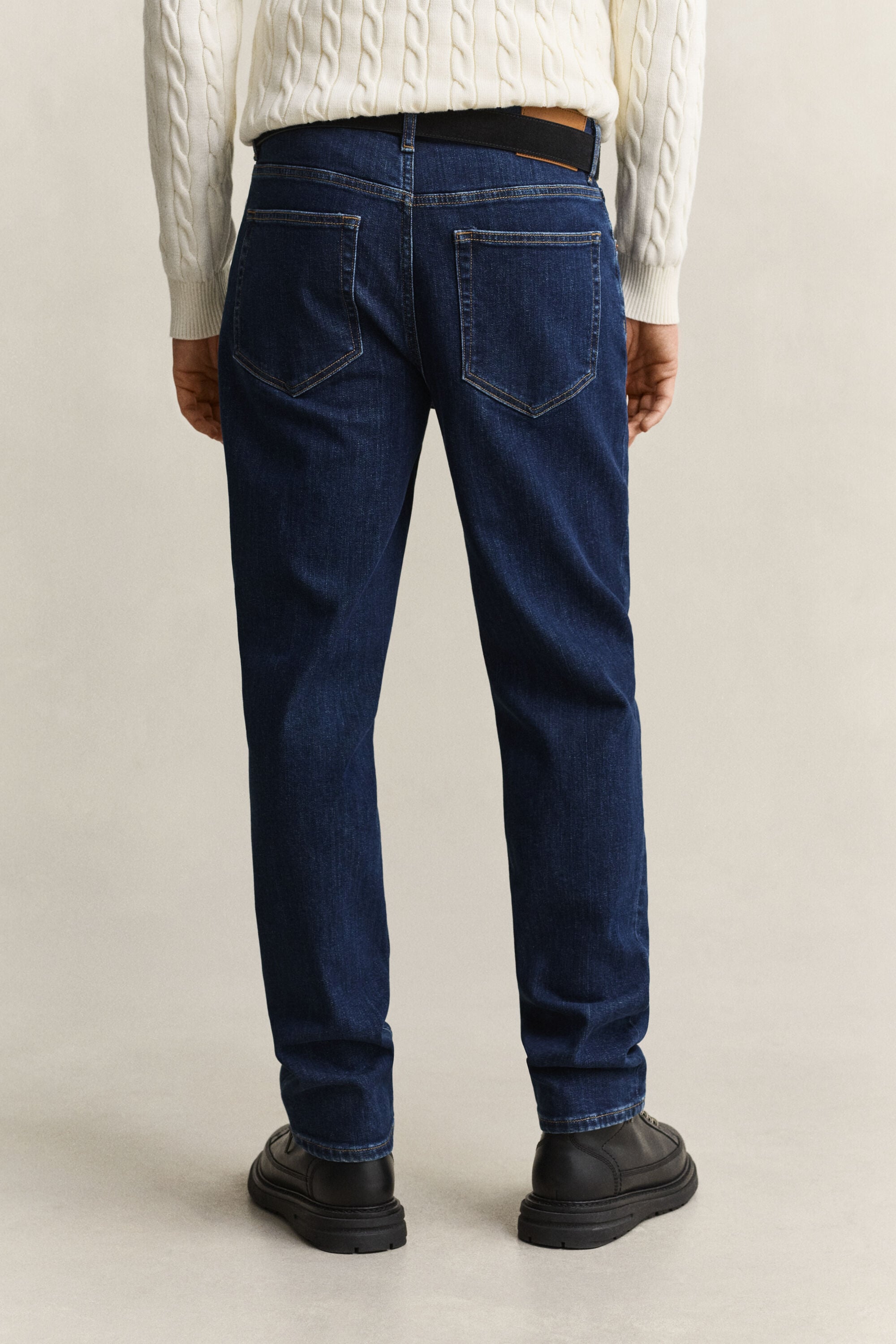 Regular fit jeans i stilren tvätt