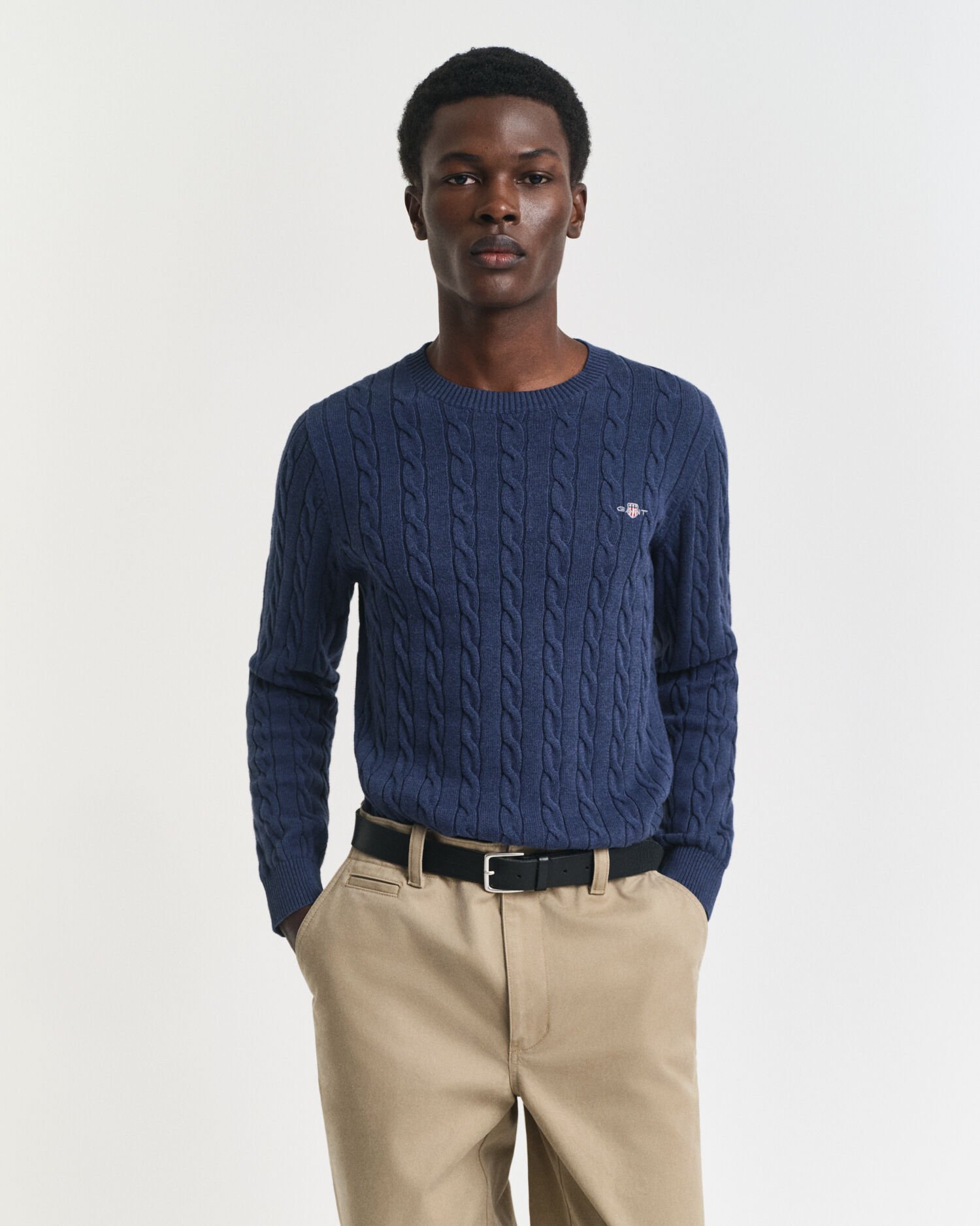 Kabelstickad bomullströja med rund hals