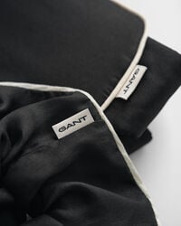 Sovmask och scrunchie i silke i presentförpackning