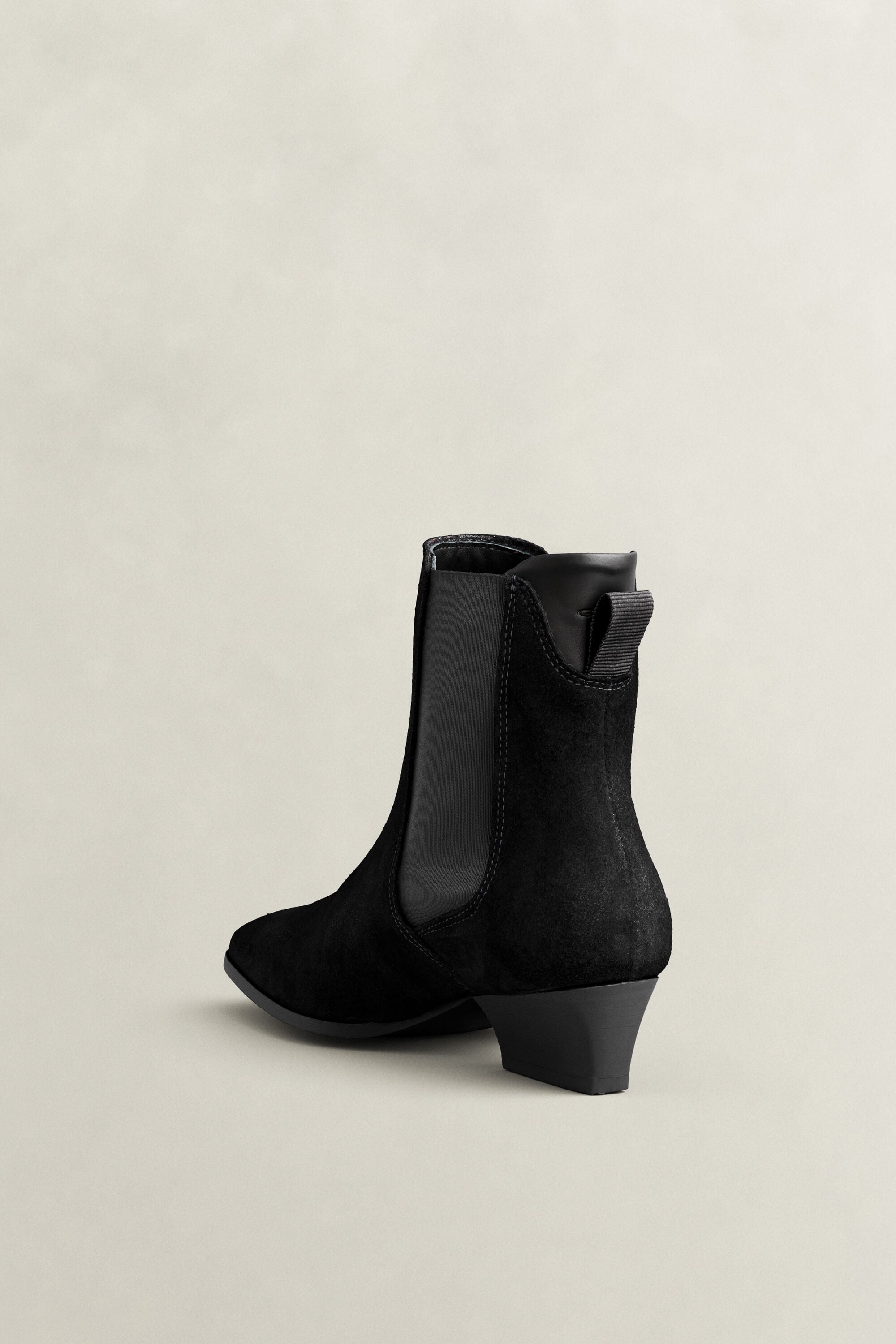 Bassotte chelseaboots i mocka