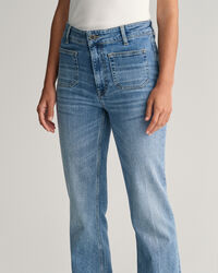 Slim fit jeans med utst&auml;llda ben