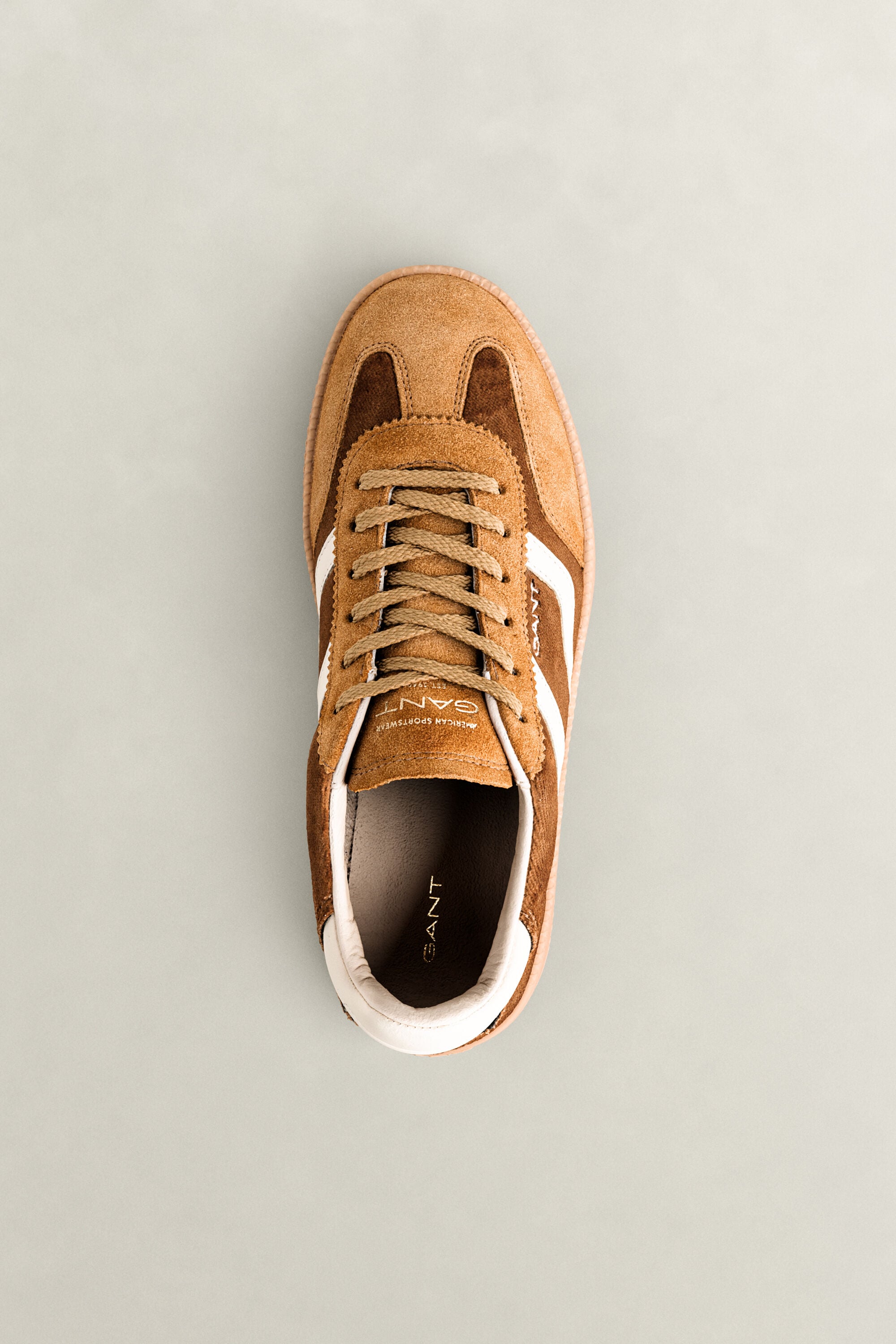 Cuzmani sneakers i sammet