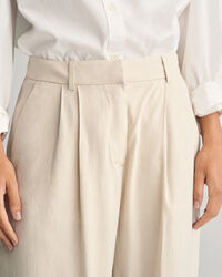 Relaxed fit välskurna byxor i stretchigt linne