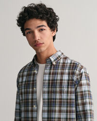 Regular fit poplinskjorta med mellanstora rutor