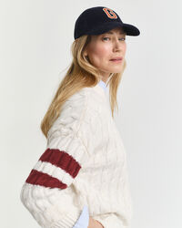 Kabelstickad tröja med rund halsringning